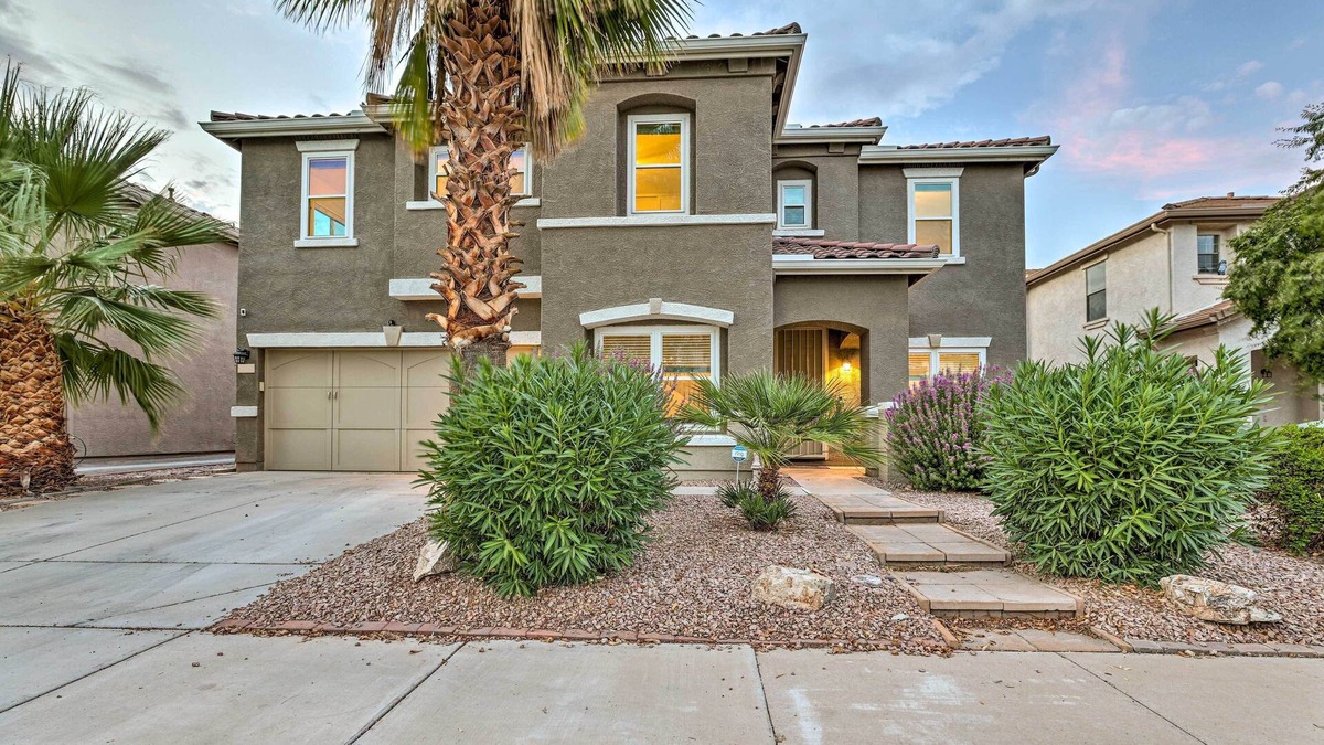 Gilbert House | Private Pool & Hot Tub: Family Home in Gilbert