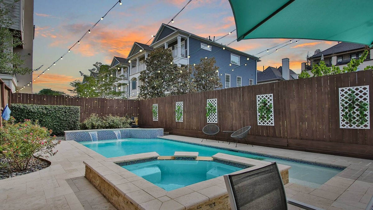 Shady Acres House | Private Pool + Hot Tub in Houston Heights - Lovett!