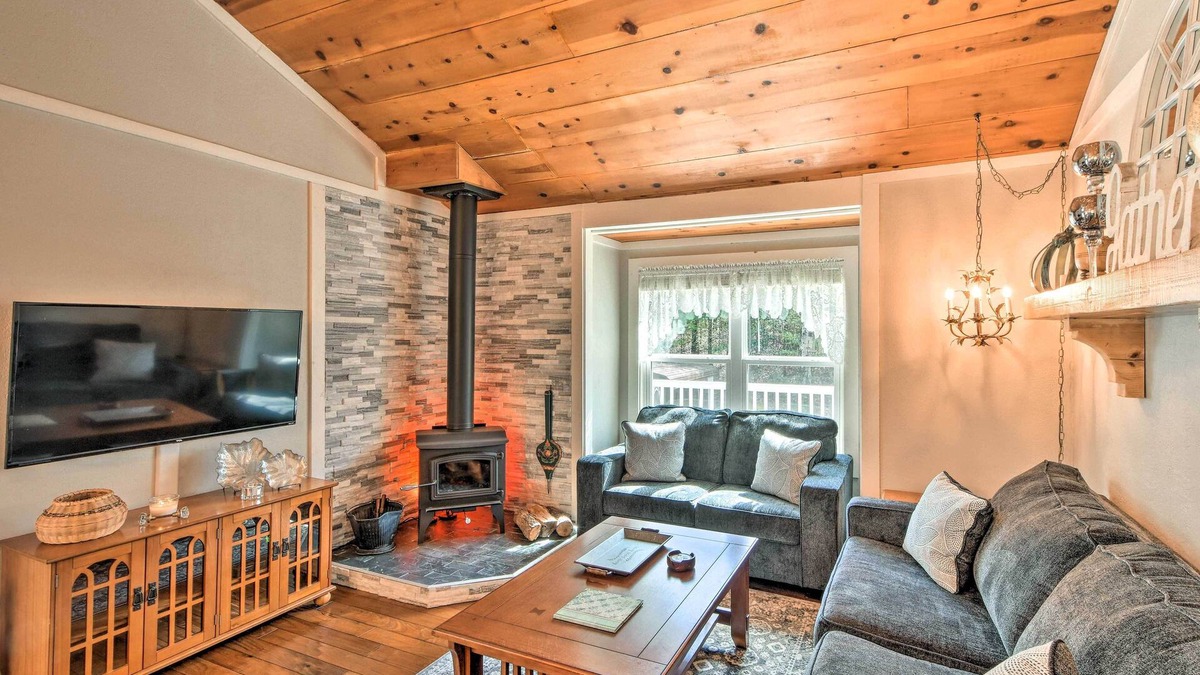 Murphy House | Private Pool, Hot Tub & Yard: Serene Murphy Home