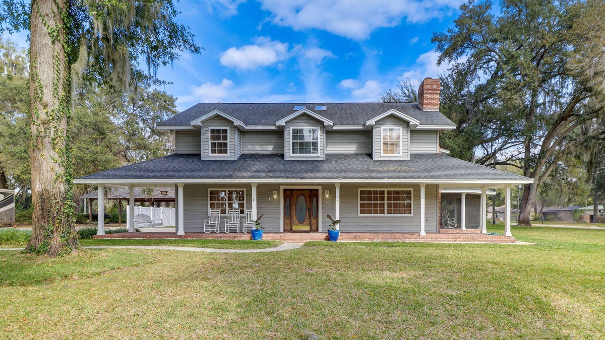 Wildwood House | Private Pool & Lake Views: Family Home in Oxford