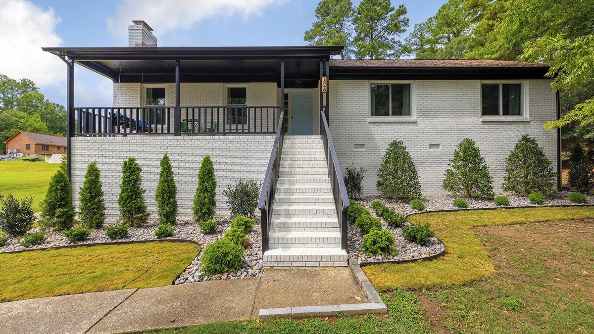 Pineville House | Private Pool-Newly Renovated-Quiet Neighborhood-Huge Deck-Blackstone Grill