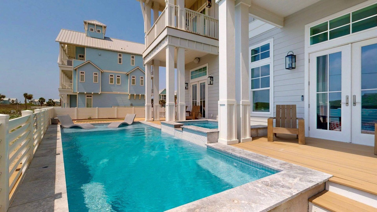 Port Aransas House | Private Pool, Pickleball Court, Sauna, Boardwalk to the Beach