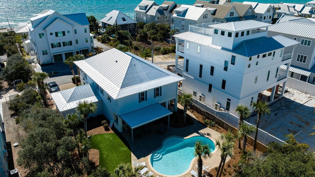 Inlet Beach House | Private pool Sleeps 20. 2min walk to beach. Free beach set ups plenty of Beach!