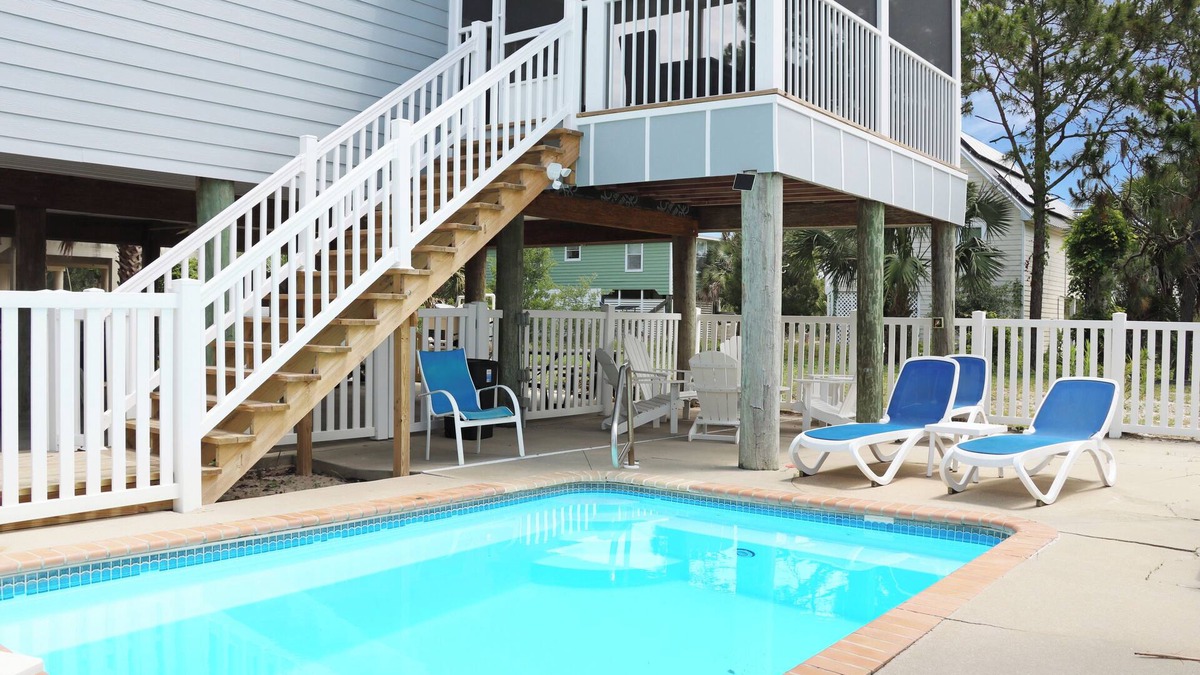 Indian Pass House | Private Pool, Steps from Beach, Pet Friendly Screened Porch ~ Yellow Bird