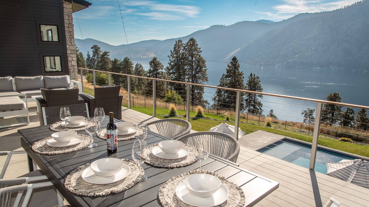 Manson House | Private Pool | Stunning lake & mountain views | Modern, costal design