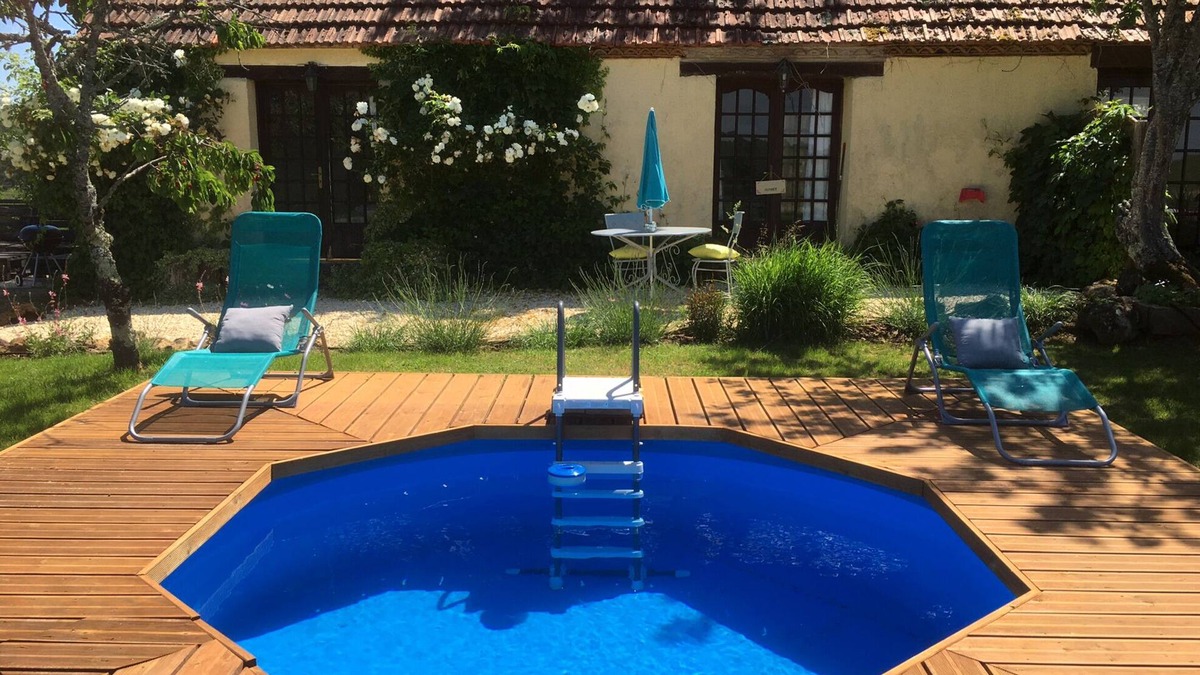 Rouffignac-Saint-Cernin-de-Reilhac Cottage | PRIVATE POOL! Sunset Cottage. With Stunning Views of the Chateau and the Valley