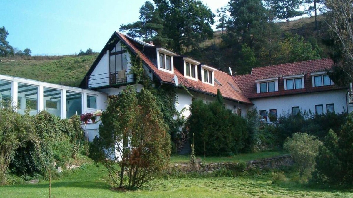 Bechyne Villa | Private Pool & Terrace Stay