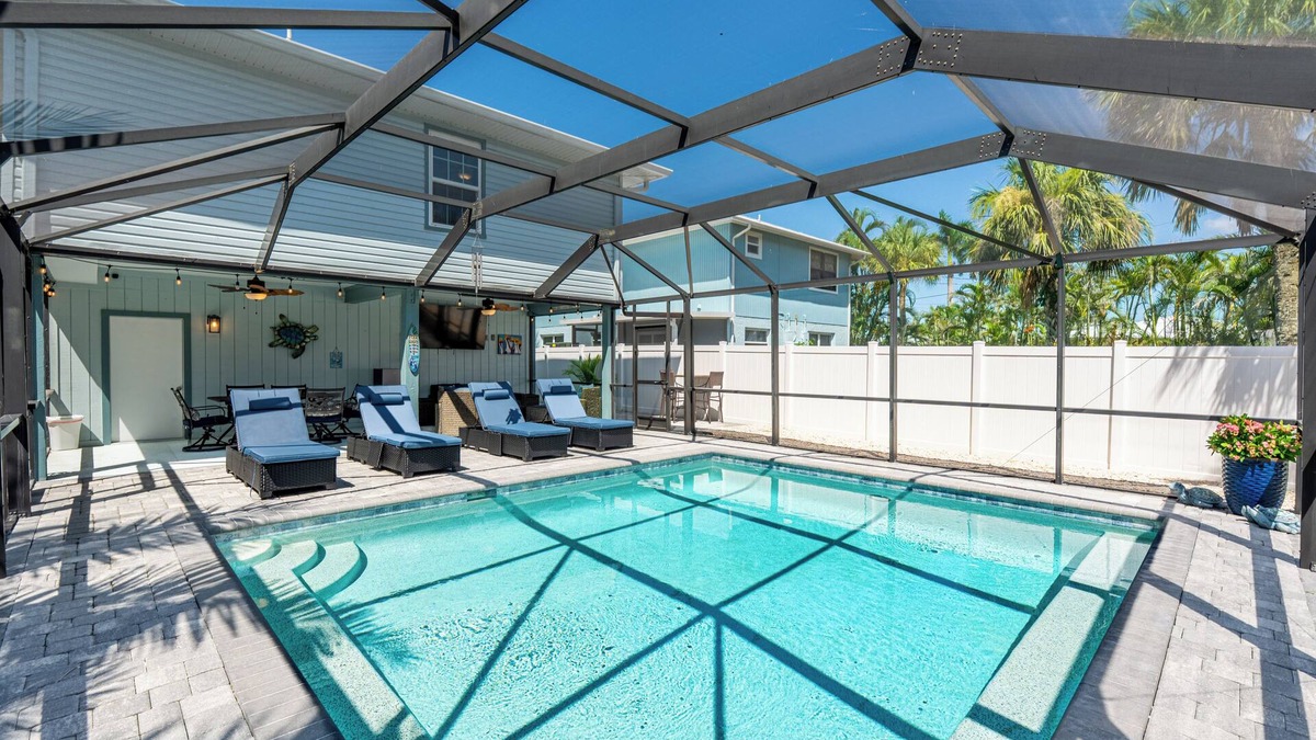 Mid Island House | ☀️ Private Pool - Sea Glass ☀️