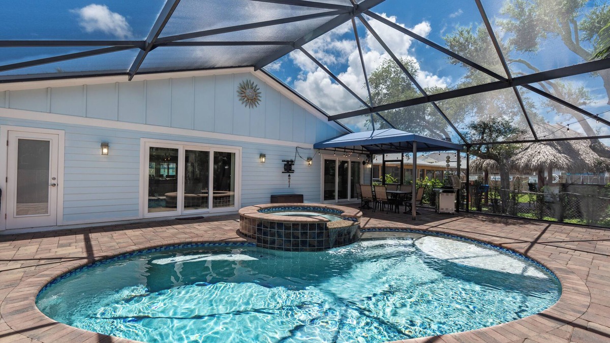 Fort Myers Beach House | ☀️Private Pool | Pet Friendly | Awesome Outdoor Spaces | My Happy Place☀️