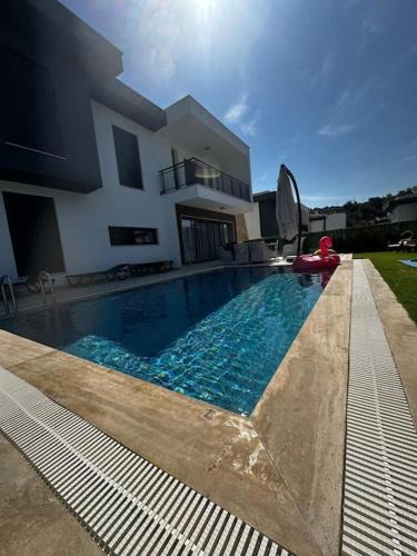 Yavansu Mahallesi Villa | Private Pool Villa for Daily Rent in Kusadasi