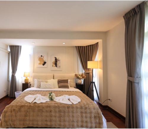Khlong Tan Villa | Private Pool Villas Sukhumvit 26 Near BTS Phrom Phong and EmSphere