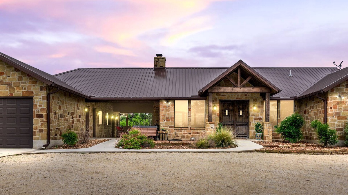 Sabinal House | Private pool, volleyball, basketball, outdoor fireplace & less than 5-minute drive to THE Frio River