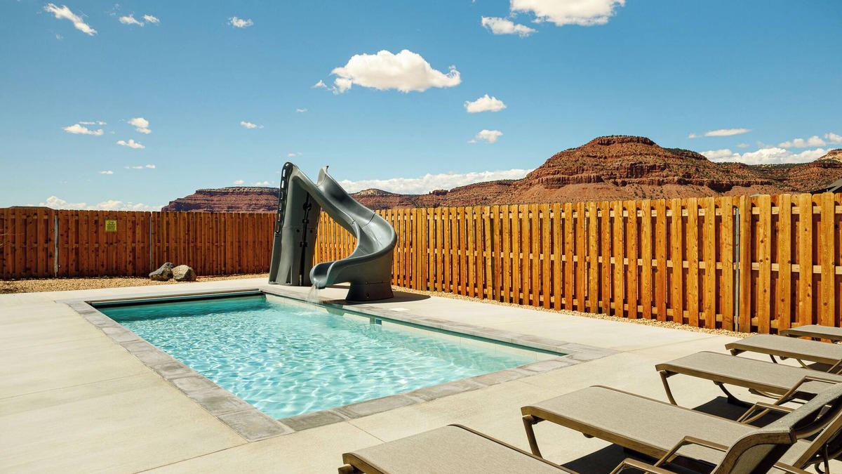 Kanab House | Private pool w/slide, hot tub, and firepit! Near National Parks!