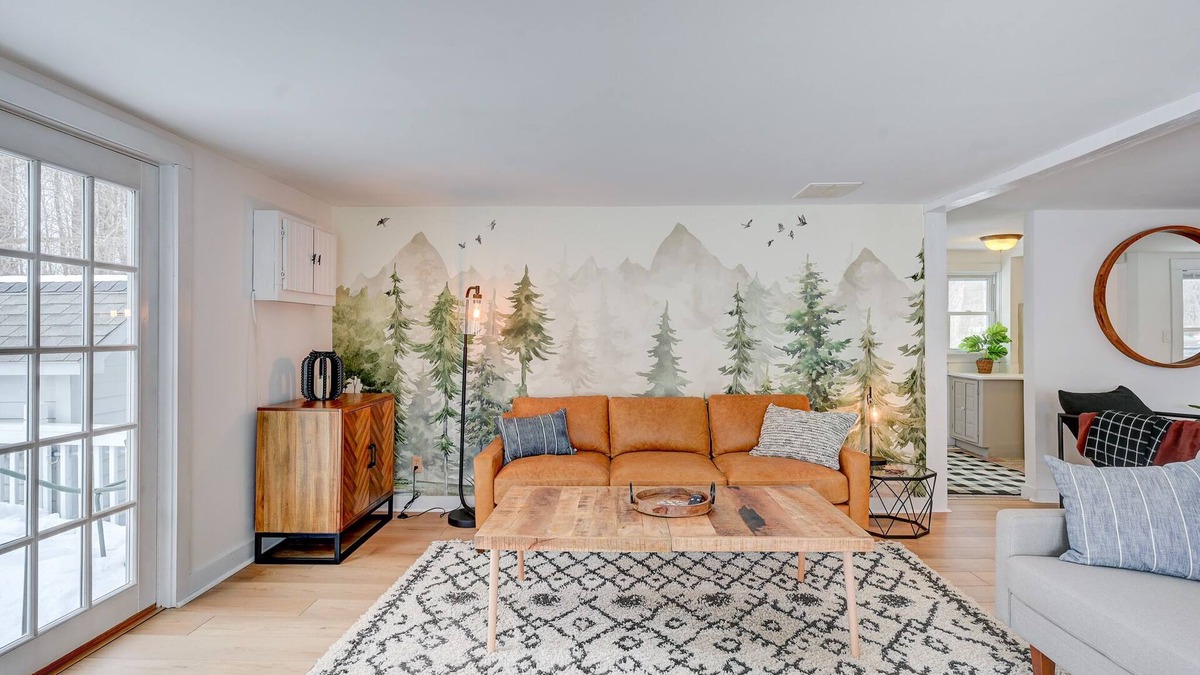 North Conway House | Private POOL within walking distance of NoCo Village!
