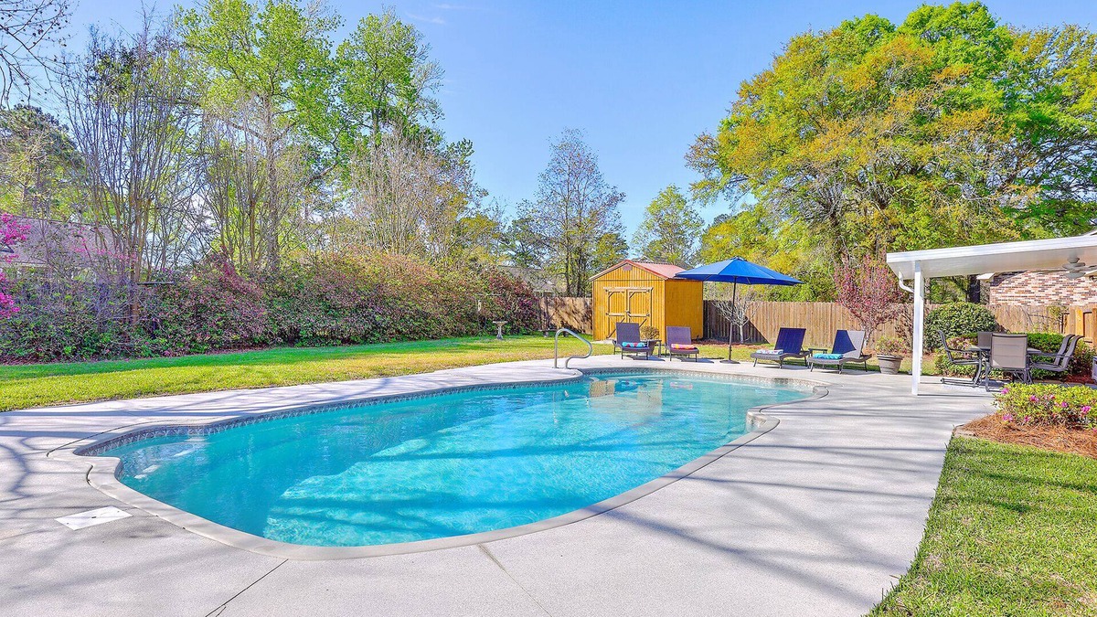 North Charleston House | Private Pool, XBox, Family Fun, Central Location