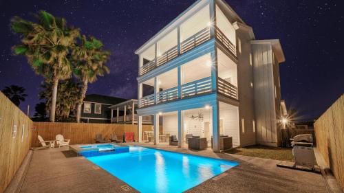 Port Aransas House | Private PoolHot Tub Near the Beach Gulf Glimpse Marlin Cove by AvantStay