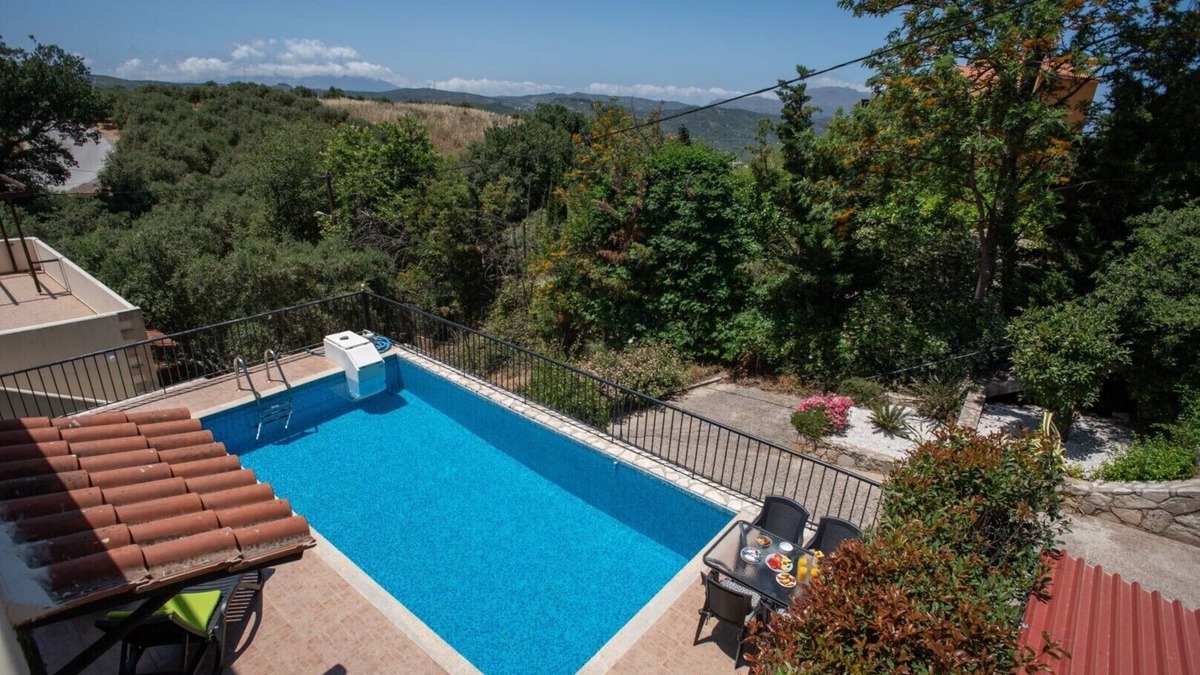Ano Vouves Villa | Private Pool★Wifi★Traditional Villa★Roof Terrace