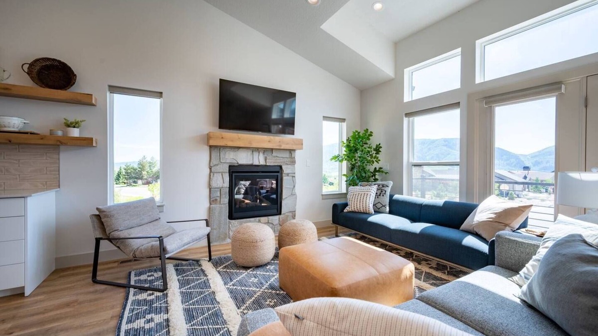 Wolf Creek House | Private Powder Mtn B2 | Desk | Hot Tub | Mt View