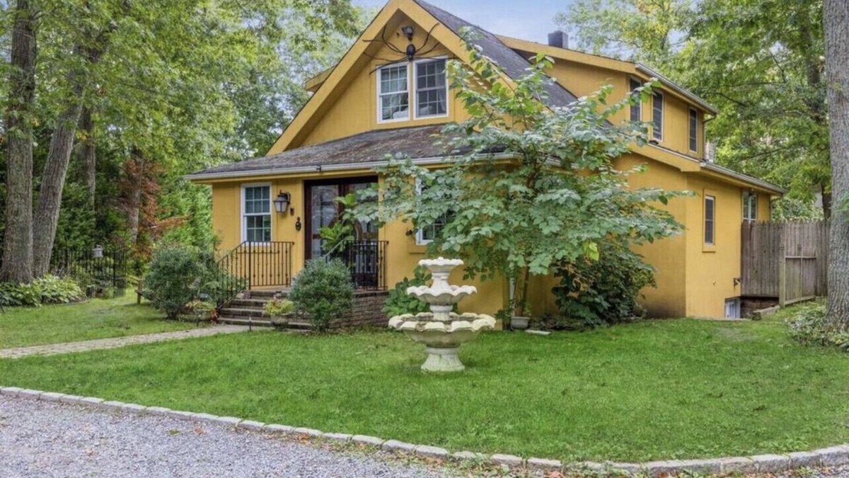 Riverhead House | Private property near beaches,wineries, close to everything