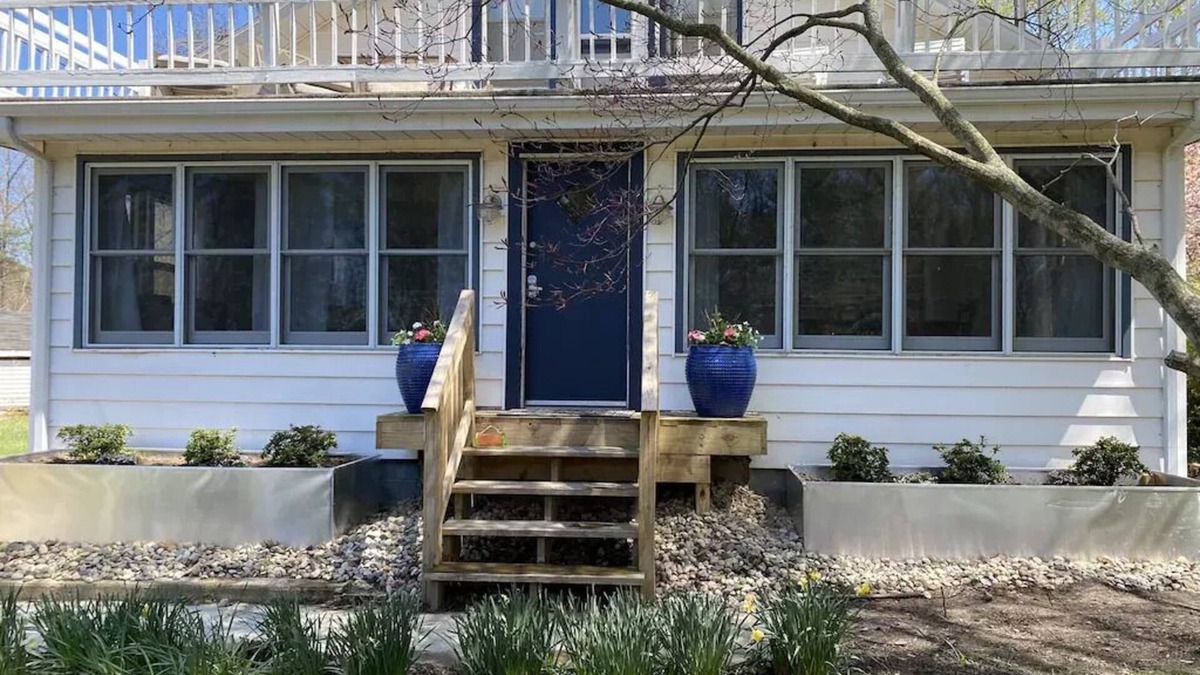Riverside House | Private Property, Sleeps 8, North of St. Joseph