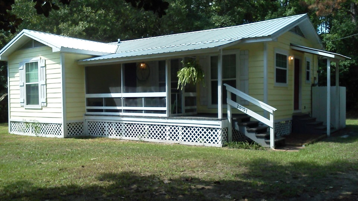Gulf Shores House | Private Pup fenced backyard, Wonderful Rustic cottage, Perfect Location!