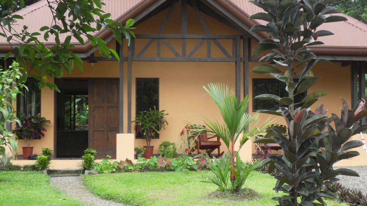Palma House | Private, quiet home outside of busy La Fortuna, near hot springs!