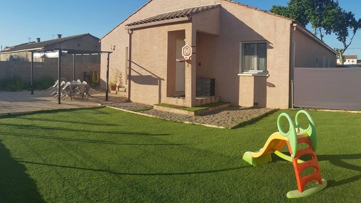 Saint-Marcel-sur-Aude Bed & Breakfast | Private room in large house, garden, swimming pool, Canal du Midi
