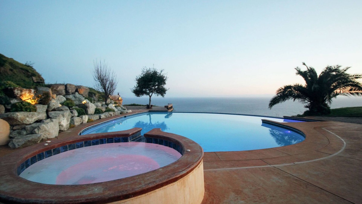 Lucia House | Private Ranch with shared Hot Tub and Infinity Pool