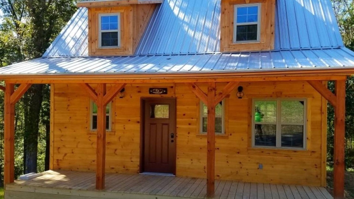 Fort Gay Cabin | Private Ravine View Luxury Amish-Built Cabin "The Frontier"