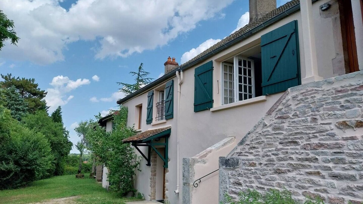 Mellecey House | Private, recently renovated 2 bedroom 2 bedroom home in Mellecey - Burgundy