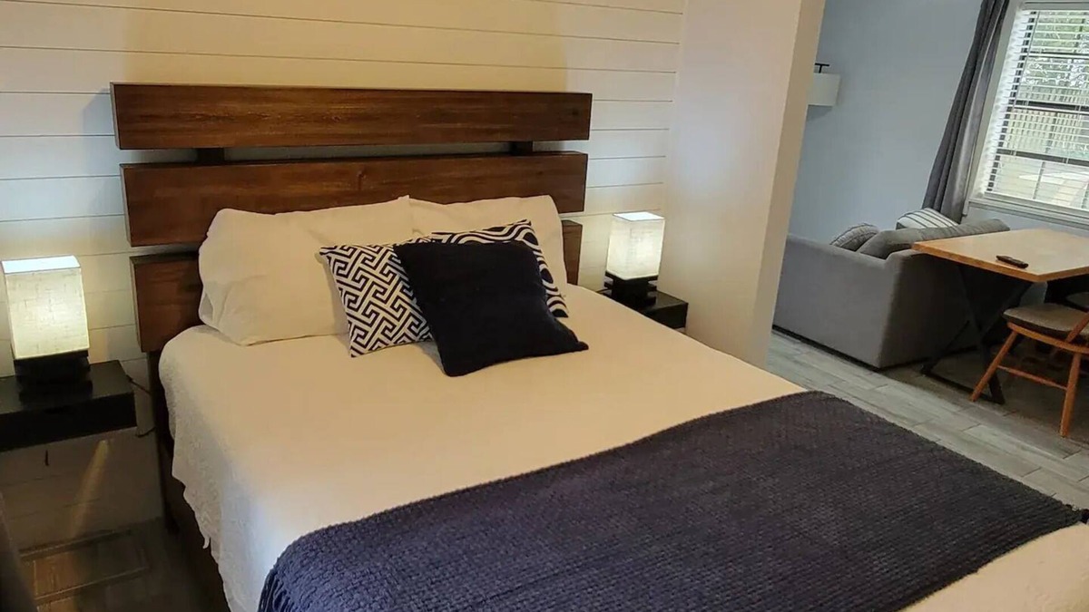 Weston Apartment | Private Relaxing Studio - Weston