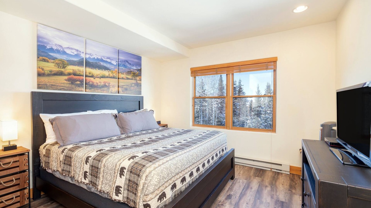 Mountain Village Hotel | Private Remodeled Lock-Off Room With All the Bear Creek Lodge Perks