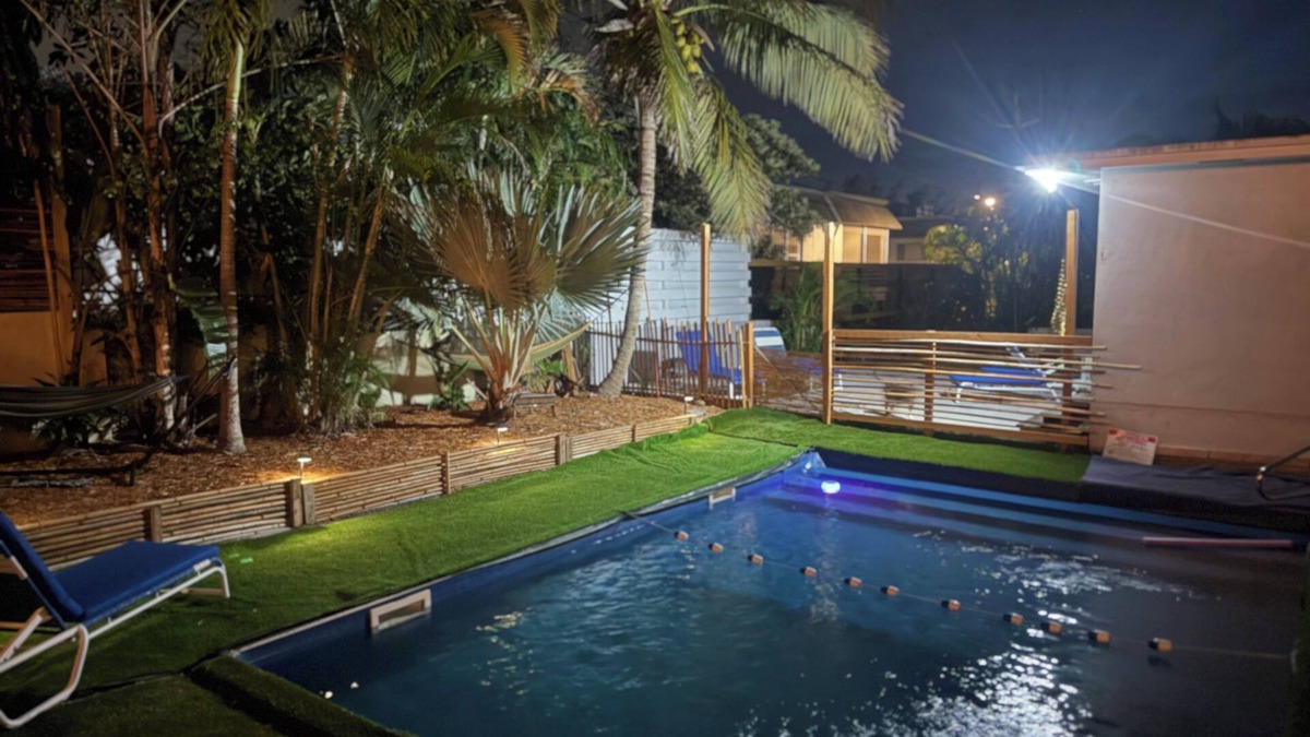 Lake Worth Corridor Resort | Private resort sleeps 16, includes breakfast, coffee bar, pool & hot tub