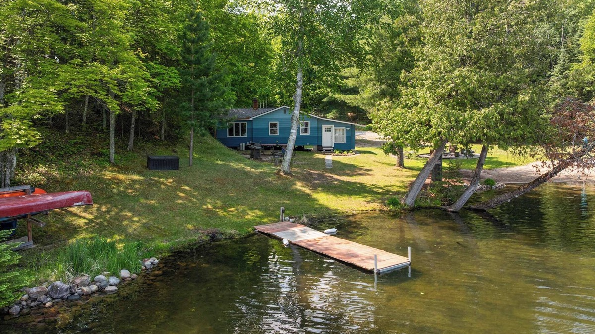 Bigfork Cabin | Private Resort Style Cabin - Three bedroom, One Bath, Unique Bunkhouse and Private Beach