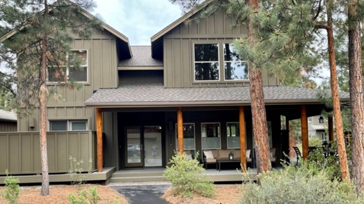 RiverWild House | Private Retreat at River Wild in Mt Bachelor Village, Private HotTub, A/C, WiFi