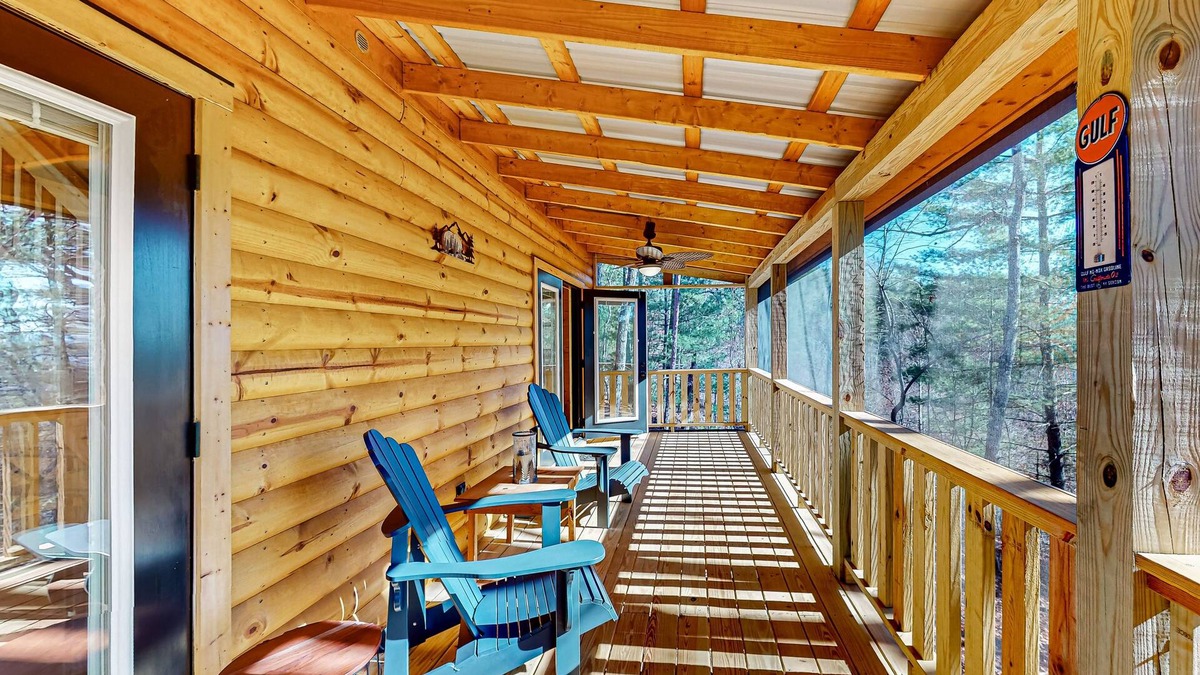 Murphy Cabin | Private retreat near downtown with mtn views, fireplace, AC, & Hot tub