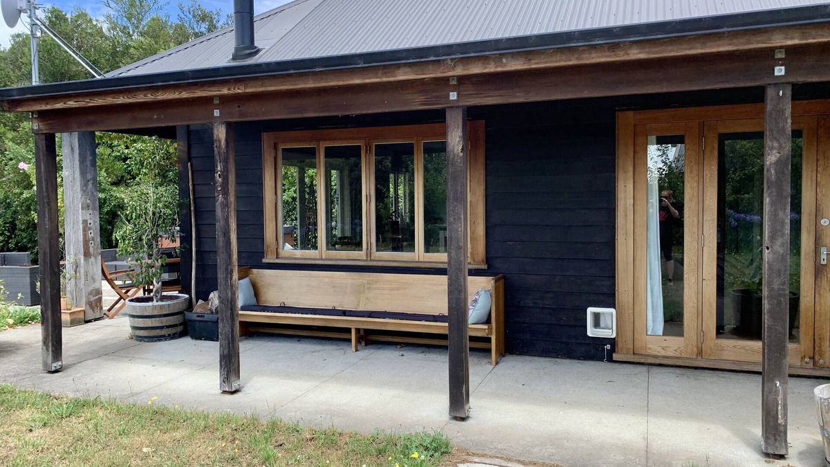 Gladstone House | Private retreat with vineyard views & dark skies in the heart of Wairarapa