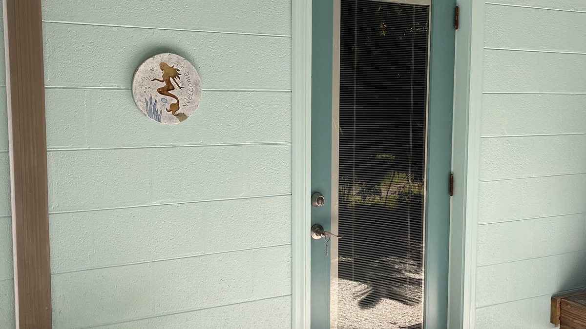 Cortez House | Private retreat walking distance to beautiful beaches and restaurants.