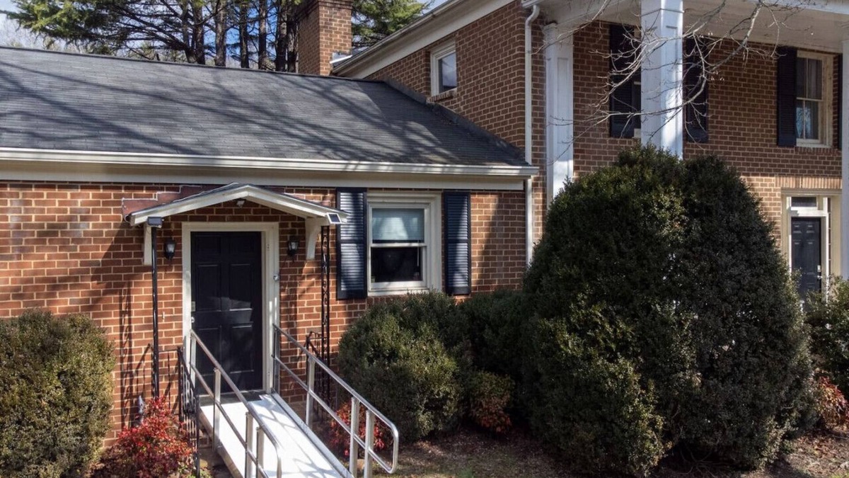 Lexington House | Private River Access|2 Hot Tubs