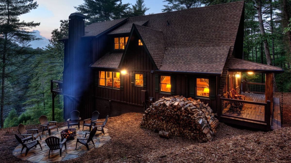 Ellijay Cabin | Private River Cabin with Playground, Fishing, Mountain View, Hot tub