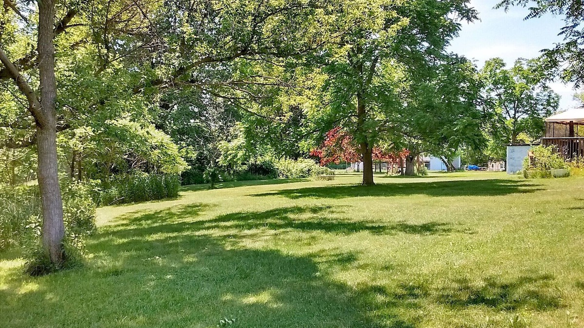 St. Clair House | Private river in the back yard