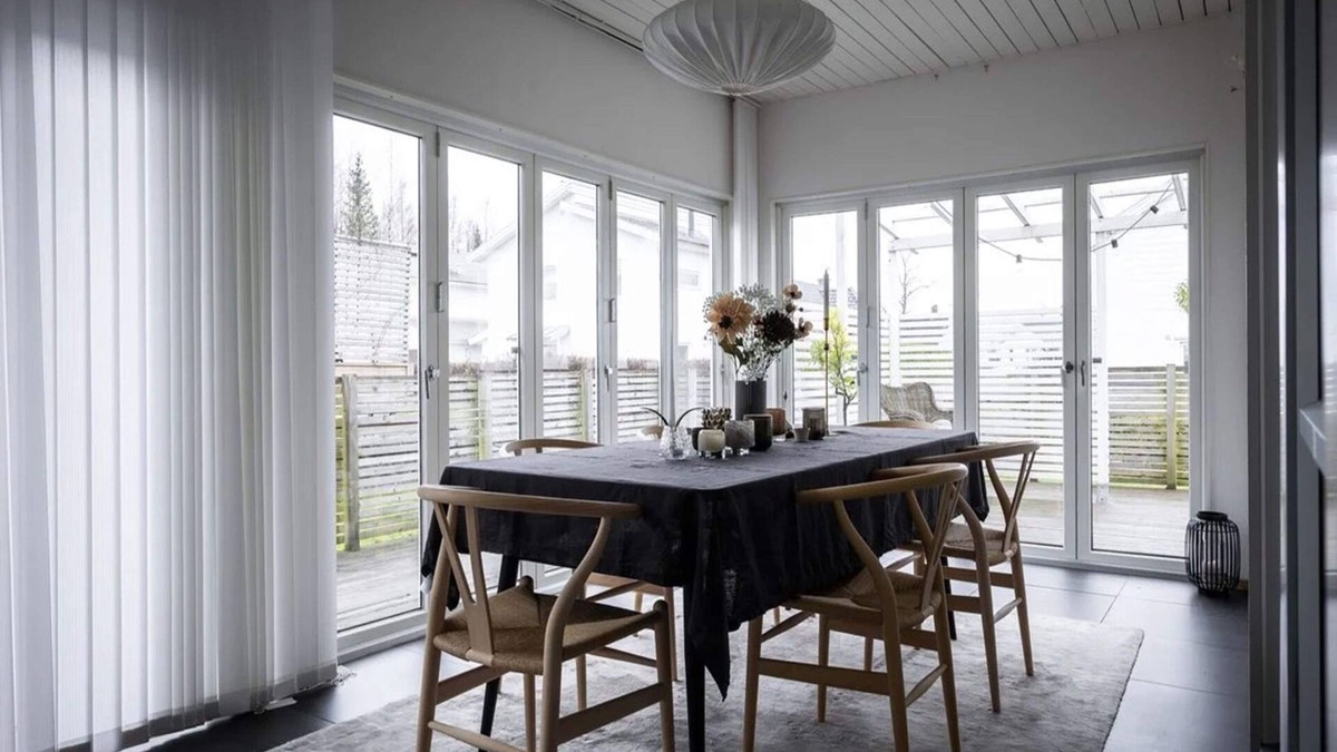 Sjomarken House | Private room nearby lake with view to the garden