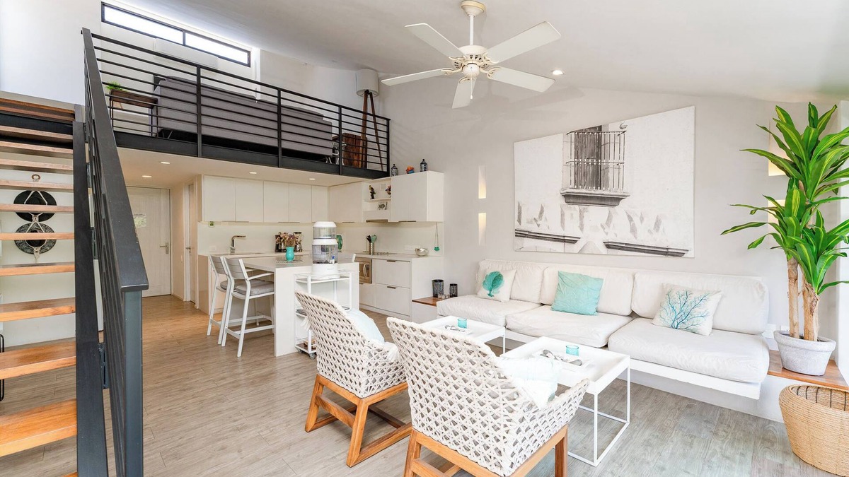 R Condo | Private Rooftop Terrace + Walkable to the Beach