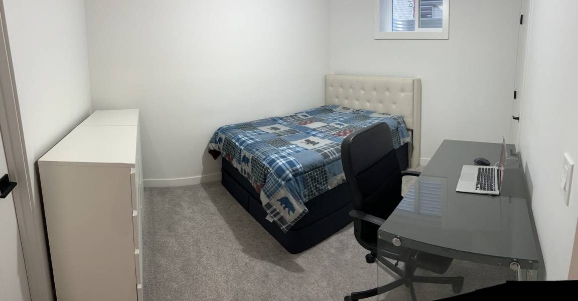 Calgary Resort | Private room ∙ 1 guest