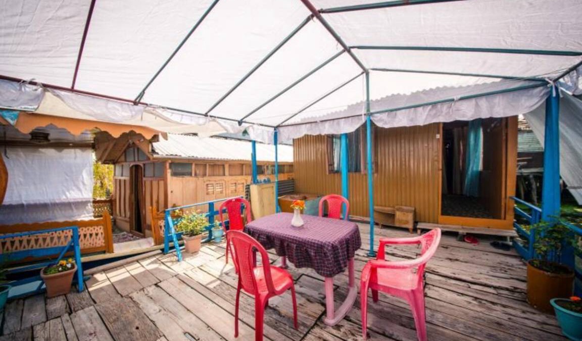 Dal Lake Cabin | Private room ∙ 2 guests