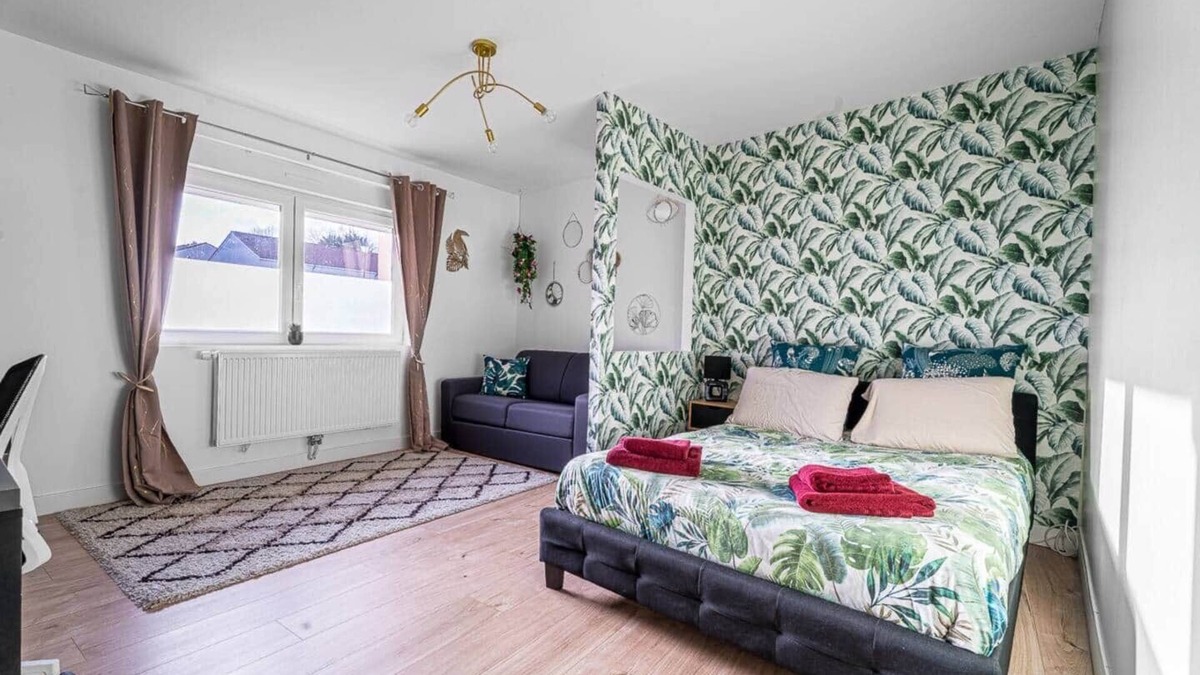 Woippy Bed & Breakfast | Private room 22m² + Sofa bed - WIFI - 120m² - France