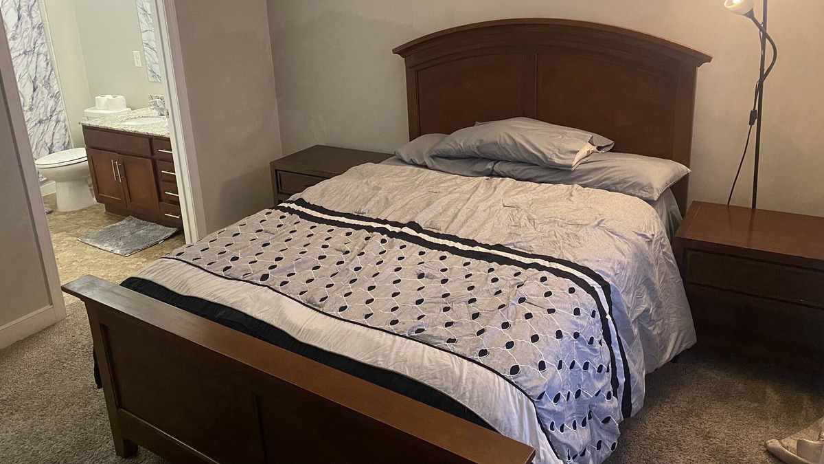 Elkridge Apartment | Private Room and Bath Elkridge MD. Only Kitchen and living room area are shared