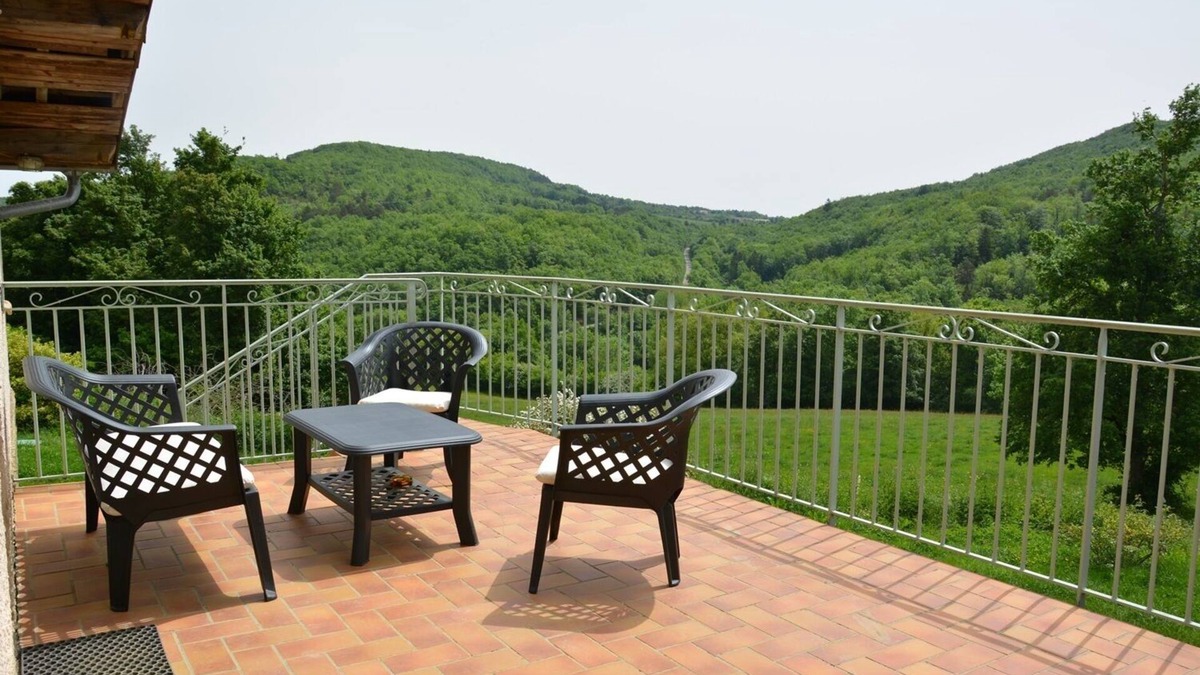 Saint-Benoit House | Private room at the farm