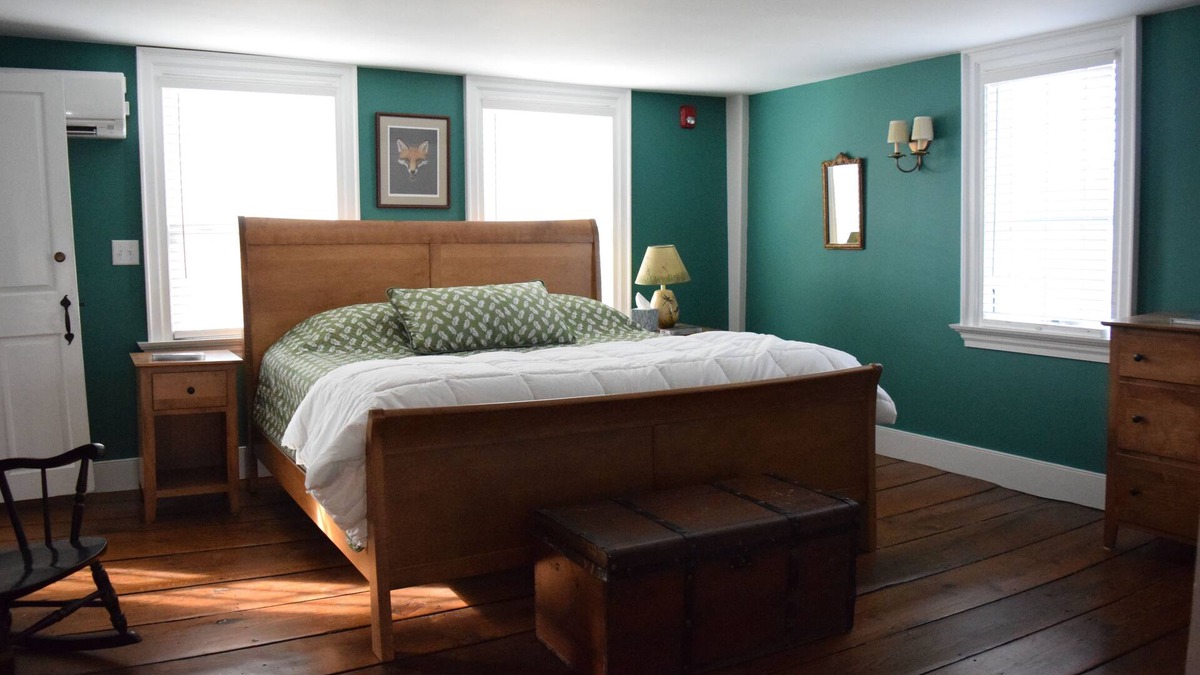 Stonington Bed & Breakfast | Private Room C at Dragonfly Inn