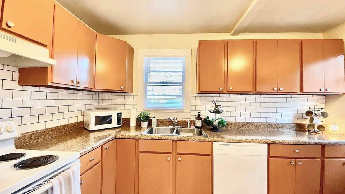Griffin Heights House | Private Room - Charming 1954 House Blocks from FSU